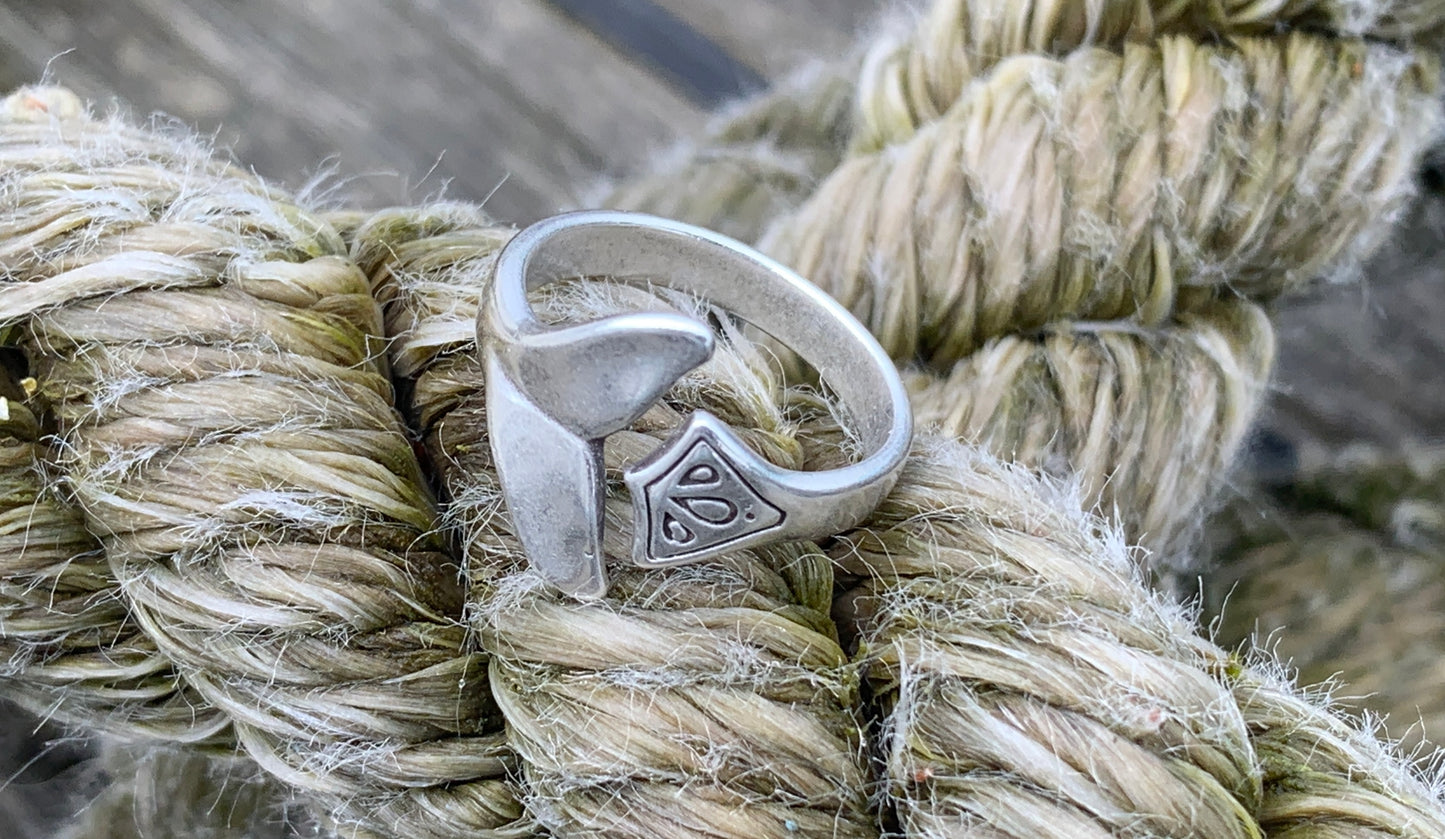 Whale Tail Ring