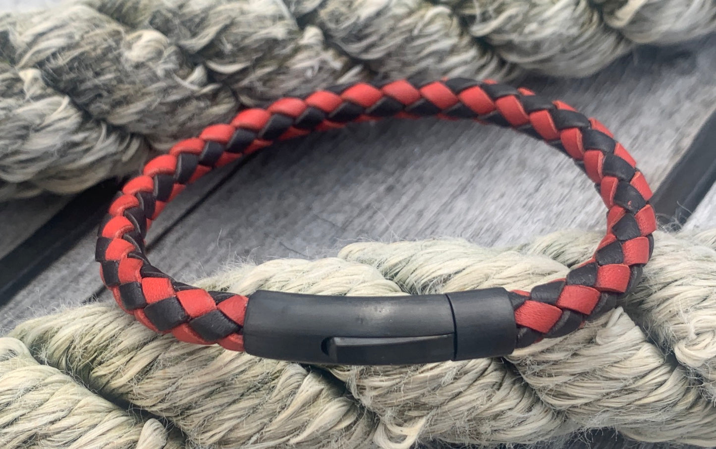 CLASSIC BRAIDED BRACELET