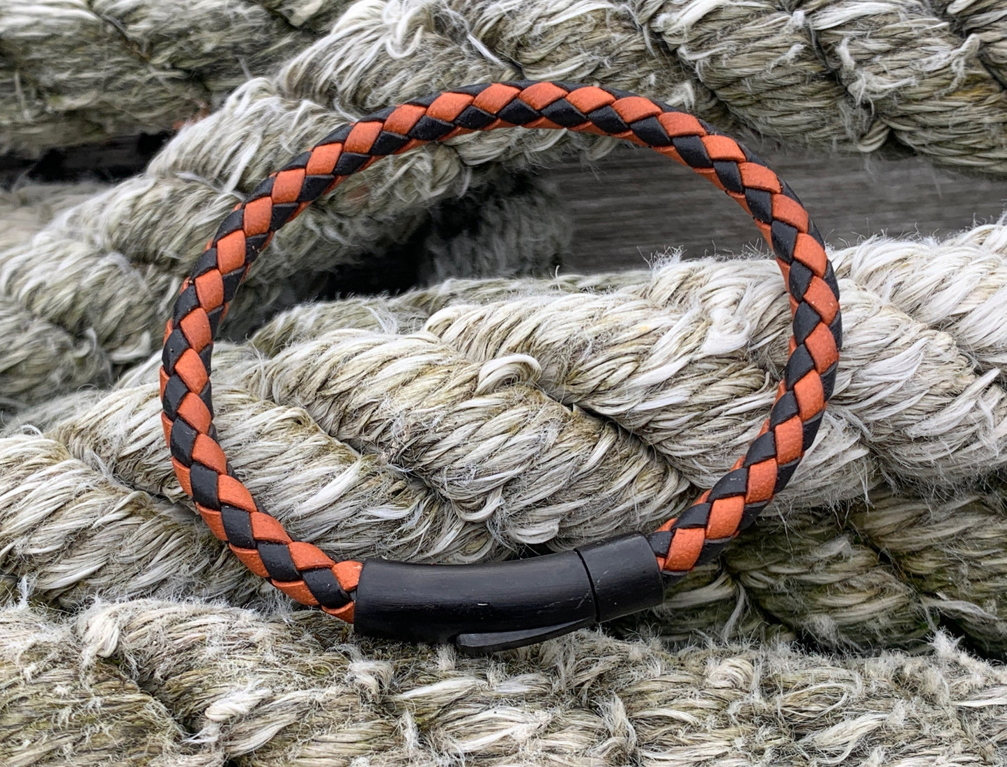 CLASSIC BRAIDED BRACELET