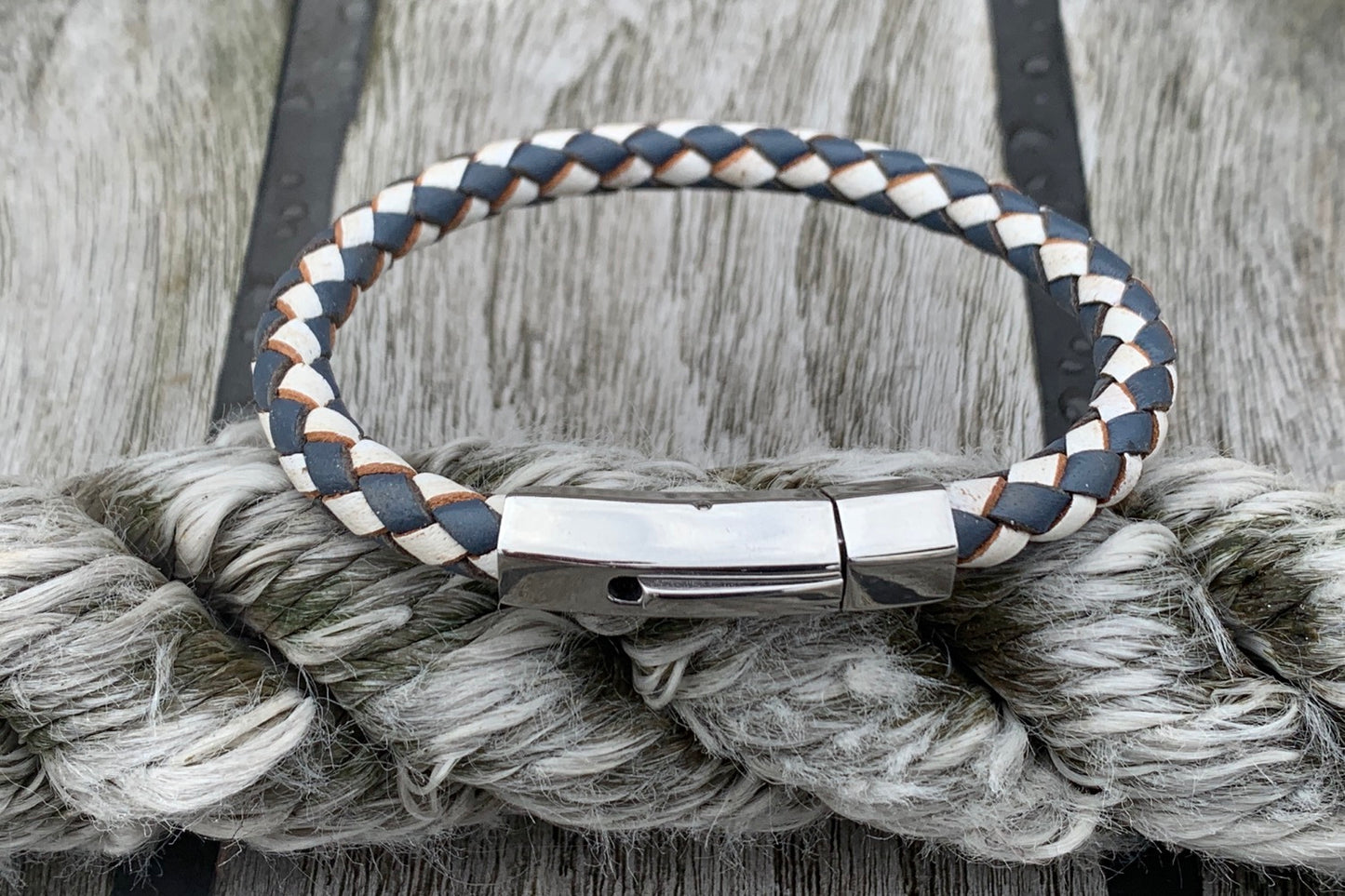 CLASSIC BRAIDED BRACELET