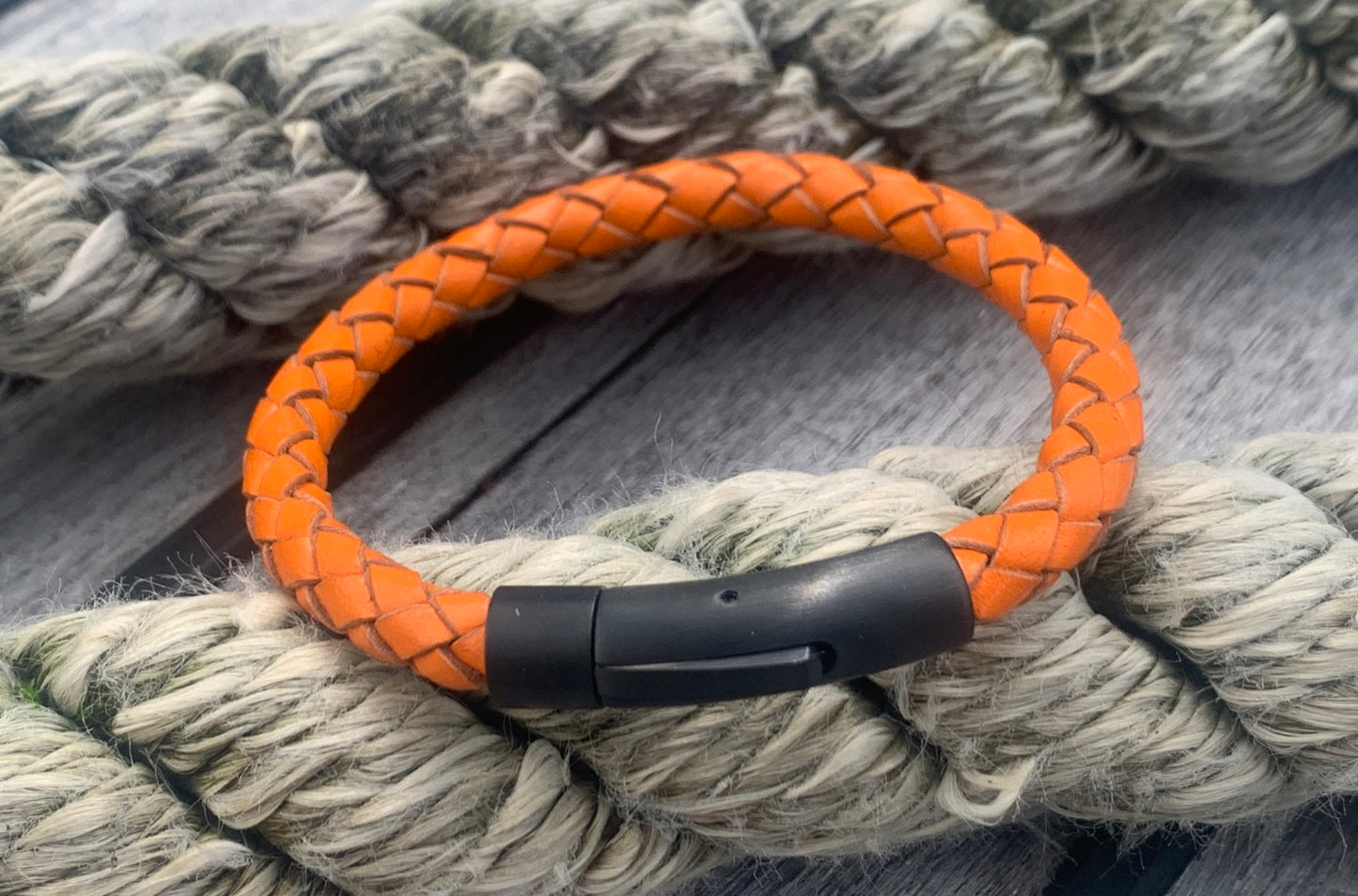 CLASSIC BRAIDED BRACELET