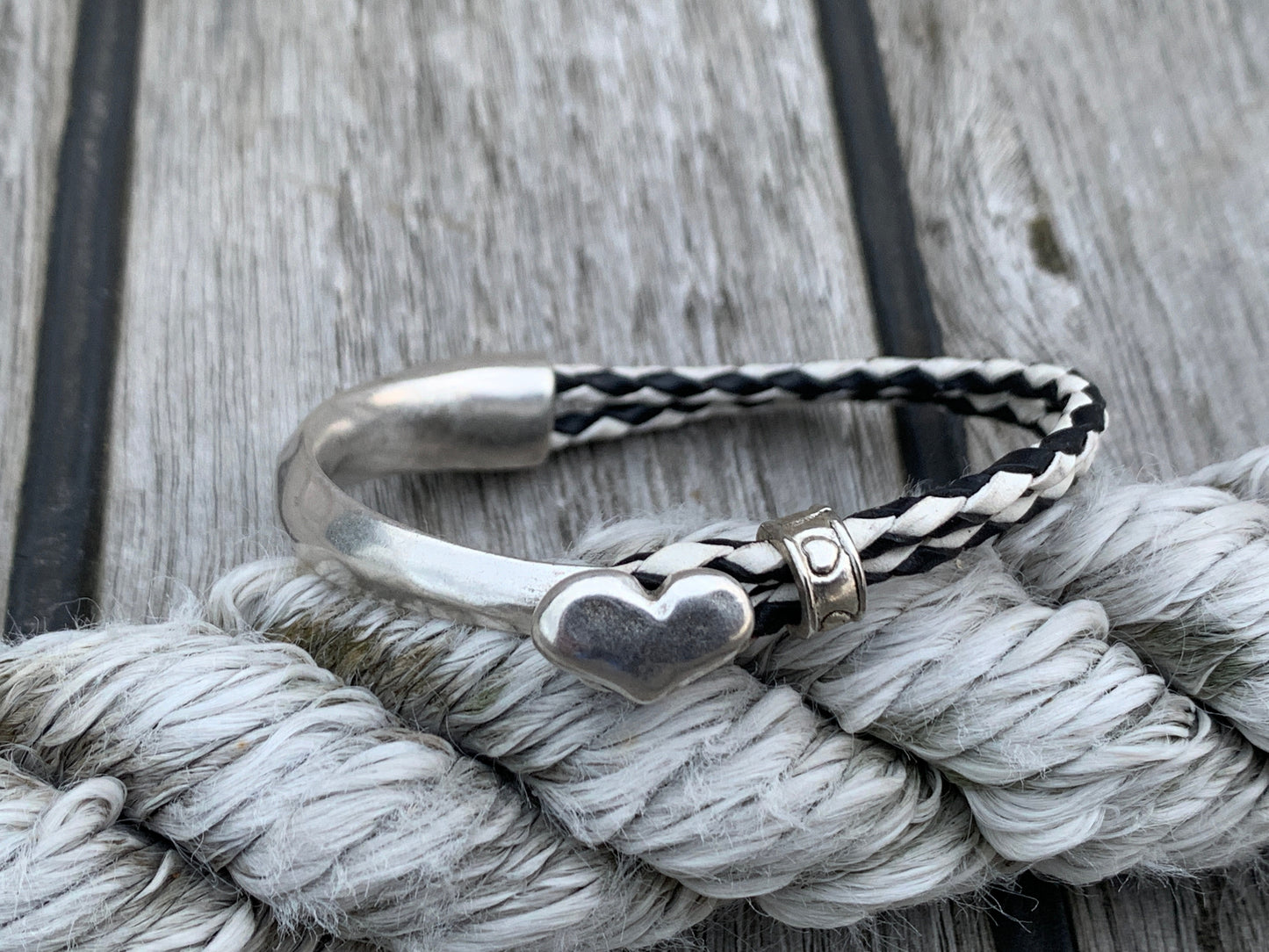 Half Heart (Round Leather)