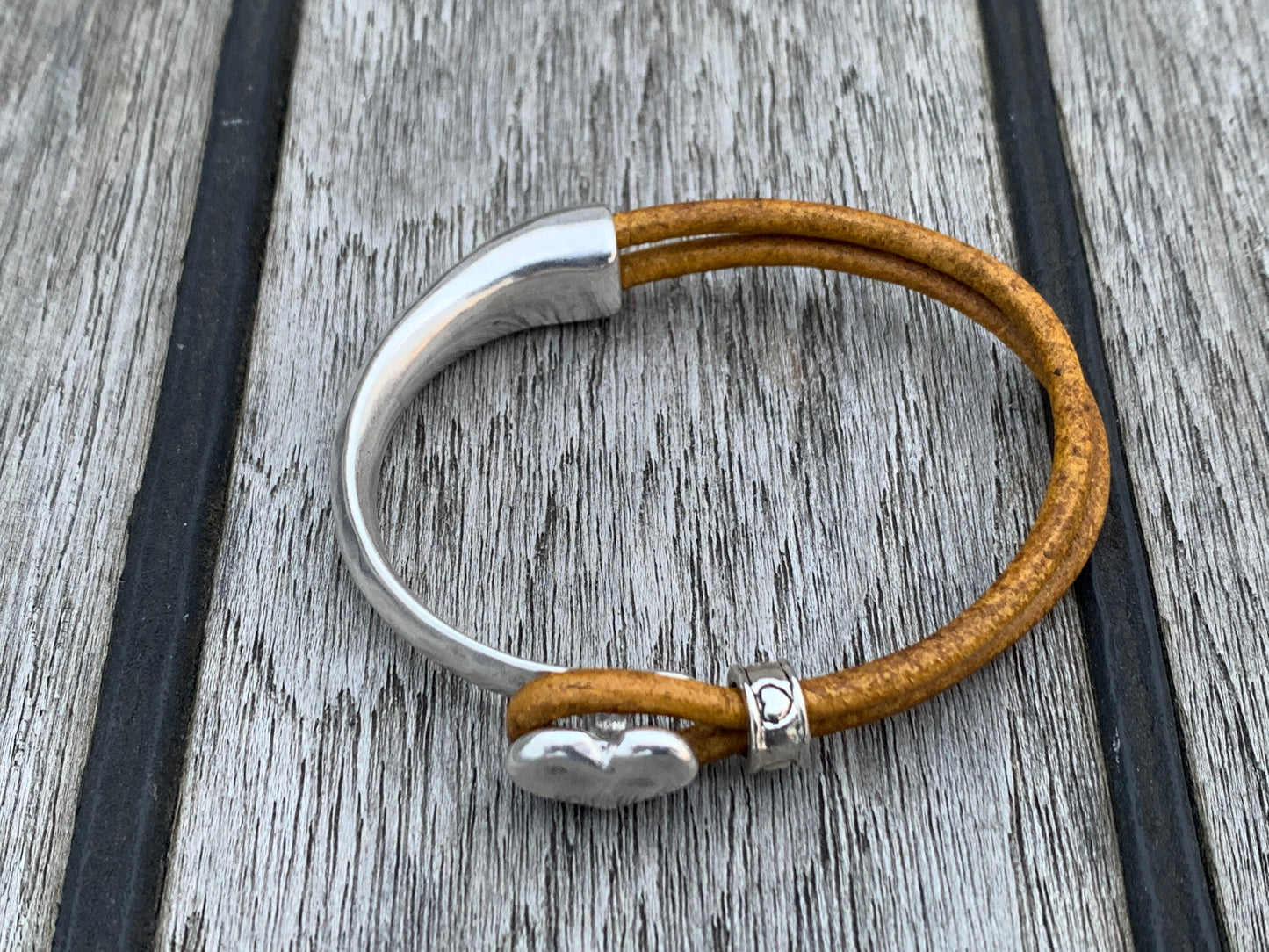 Half Heart (Round Leather)